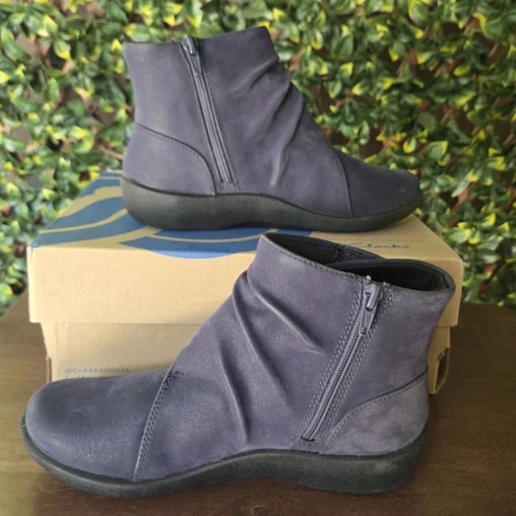 Cloudsteppers by Clarks Shoes - Size 5 Navy Blue Booties Clarks CloudSteppers Sillian Tana Flats NIB